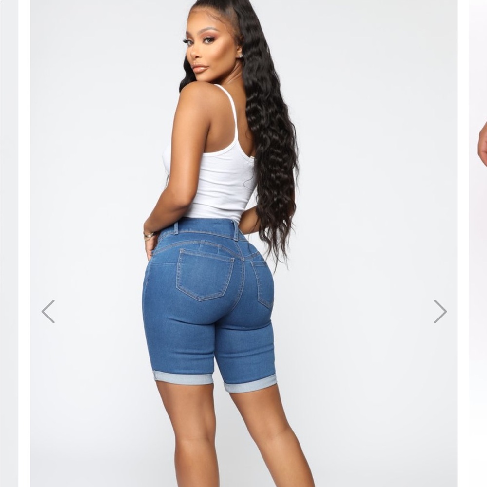 Booty lifting Fashion Nova Bermuda short